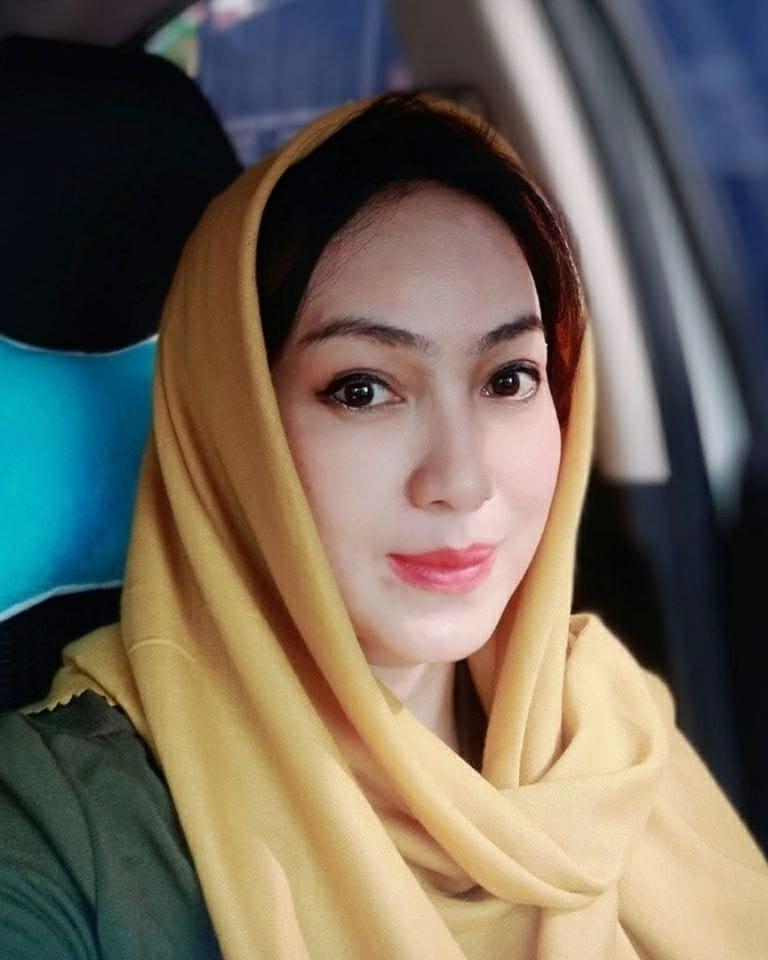 25P Maya Indonesian married Bitch