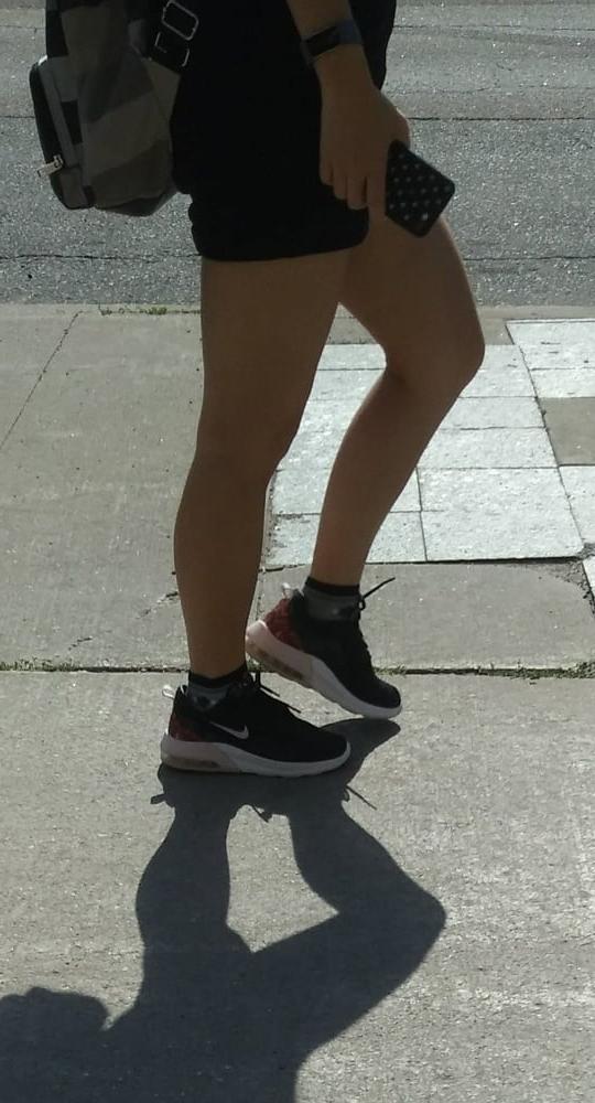 25P Candid legs and feet....
