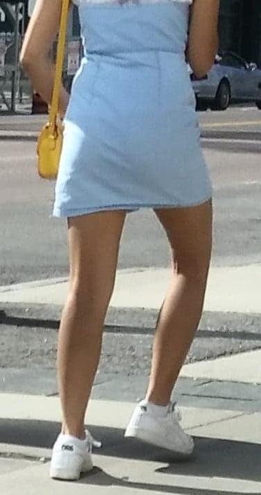25P Candid legs and feet....