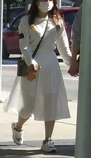 25P Candid legs and feet....