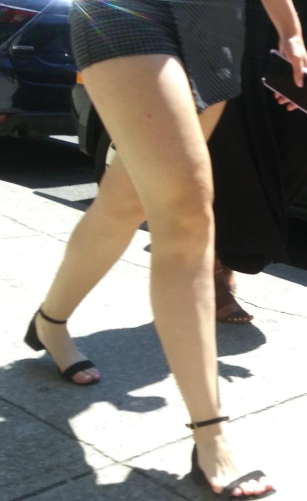 25P Candid legs and feet....