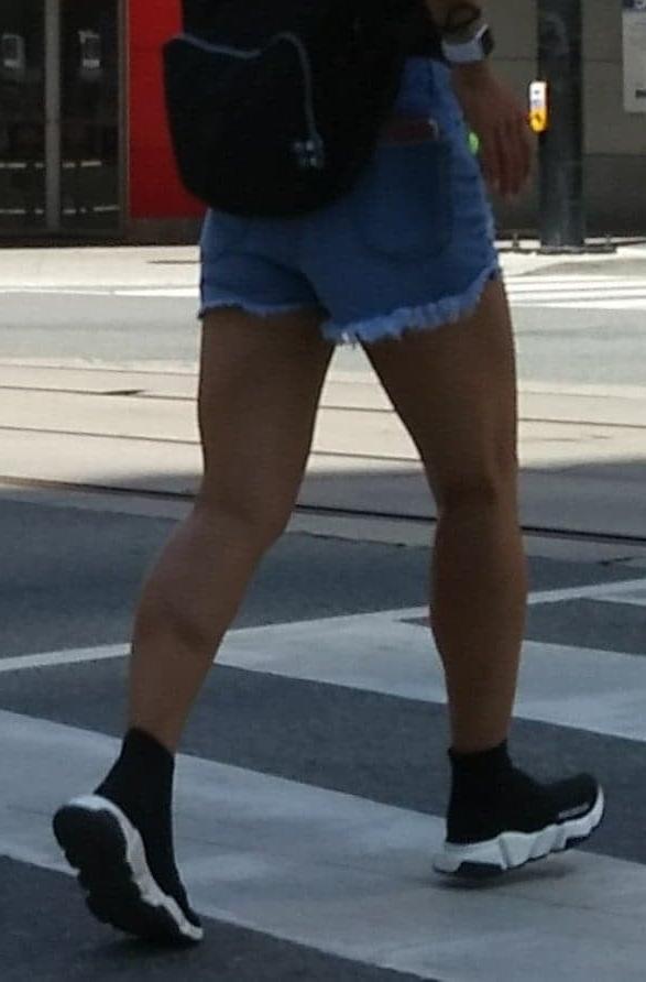 25P Candid legs and feet....