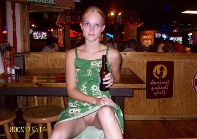 25P Hotwives flashing  1