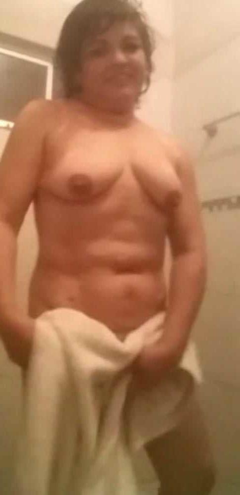 25P Carmen una madura muy puta experta cogiendo y mamando verga
