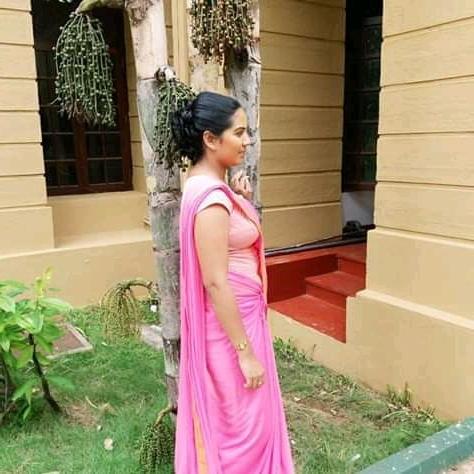 25P sl local girls hot saree and boobs