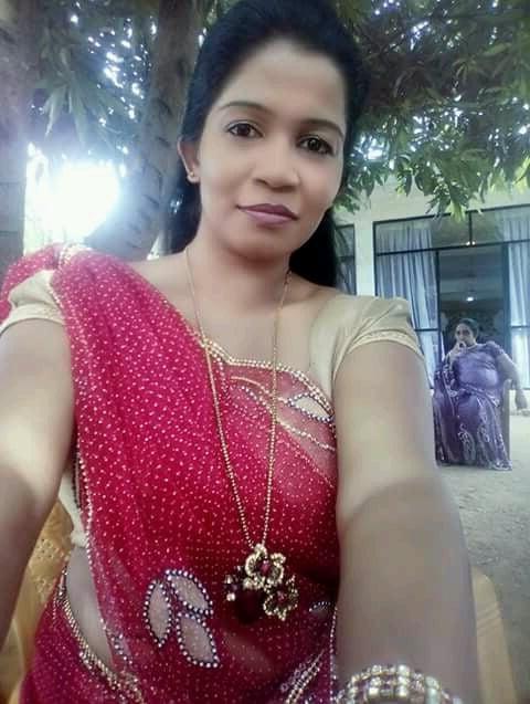 25P sl local girls hot saree and boobs