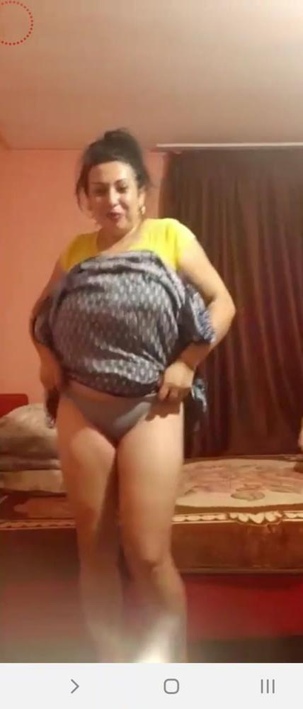 25P Flash boobs and panties live facebook romanian