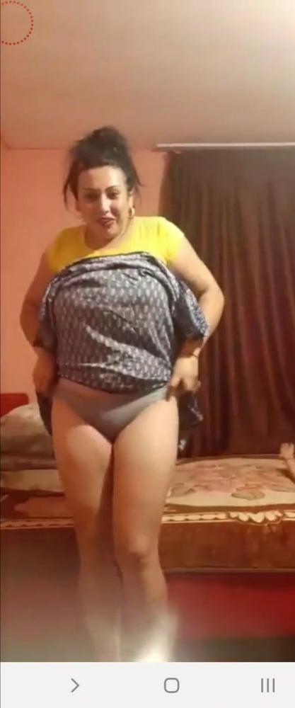25P Flash boobs and panties live facebook romanian