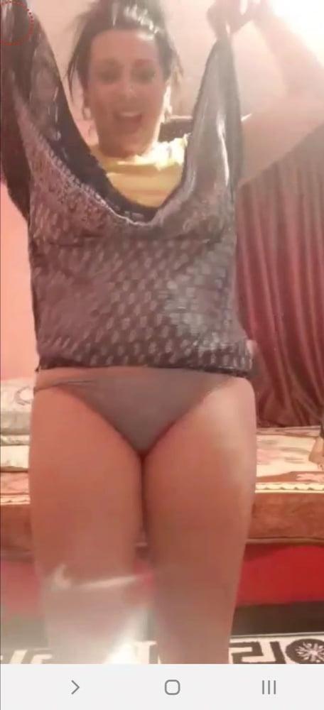 25P Flash boobs and panties live facebook romanian