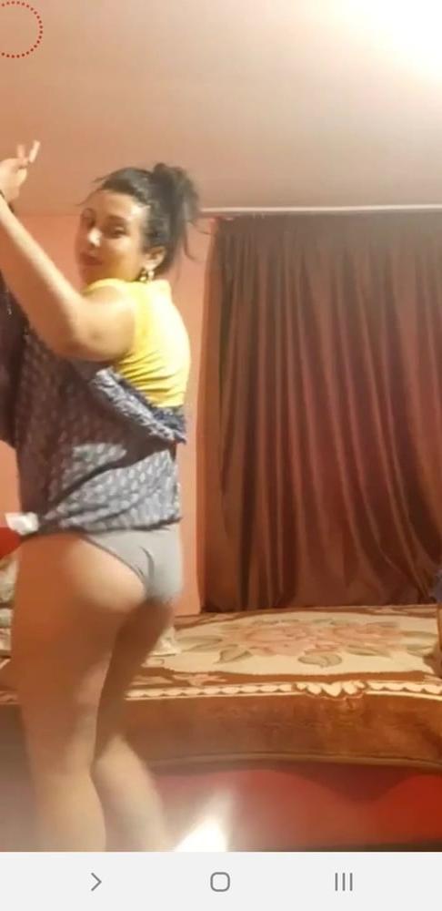 25P Flash boobs and panties live facebook romanian