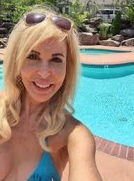 25P Famous Fitness Trainer MILF - Barbara Wade