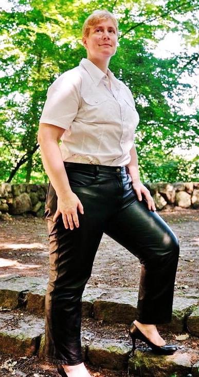 12P Leather Woman BBW