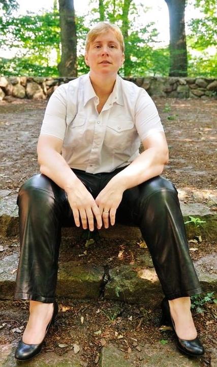 12P Leather Woman BBW