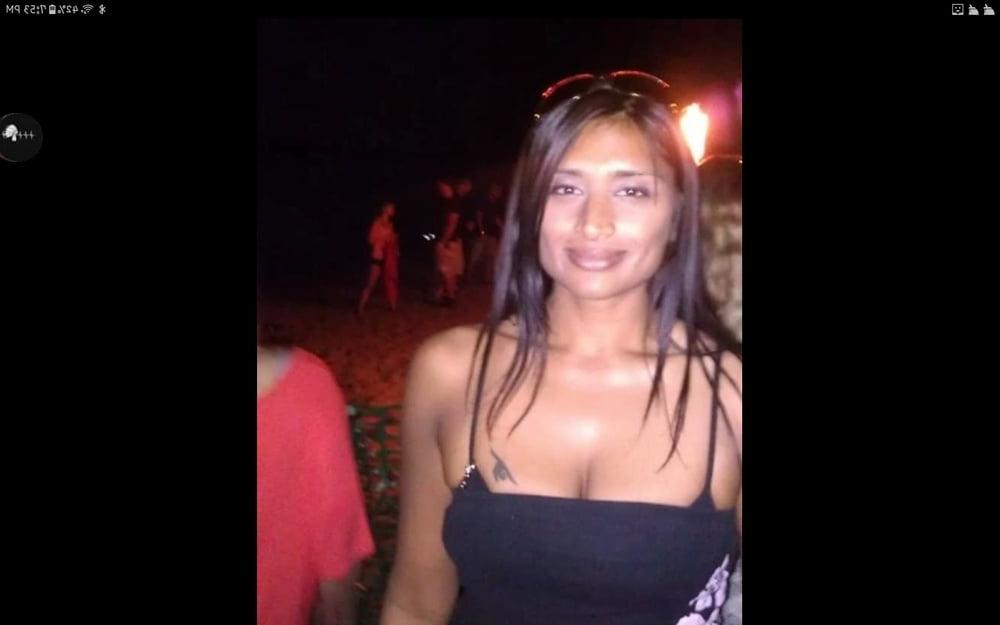 15P Sexy Indian Milf
