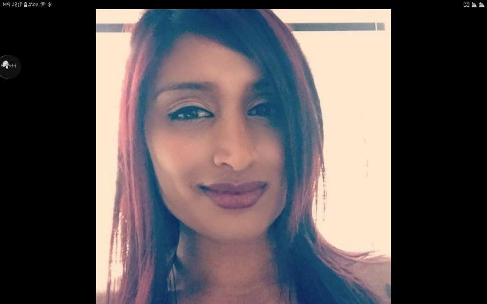 15P Sexy Indian Milf