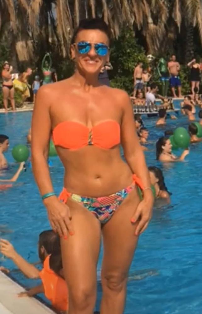 25P Magdalena lupu hot mif fitness trainer