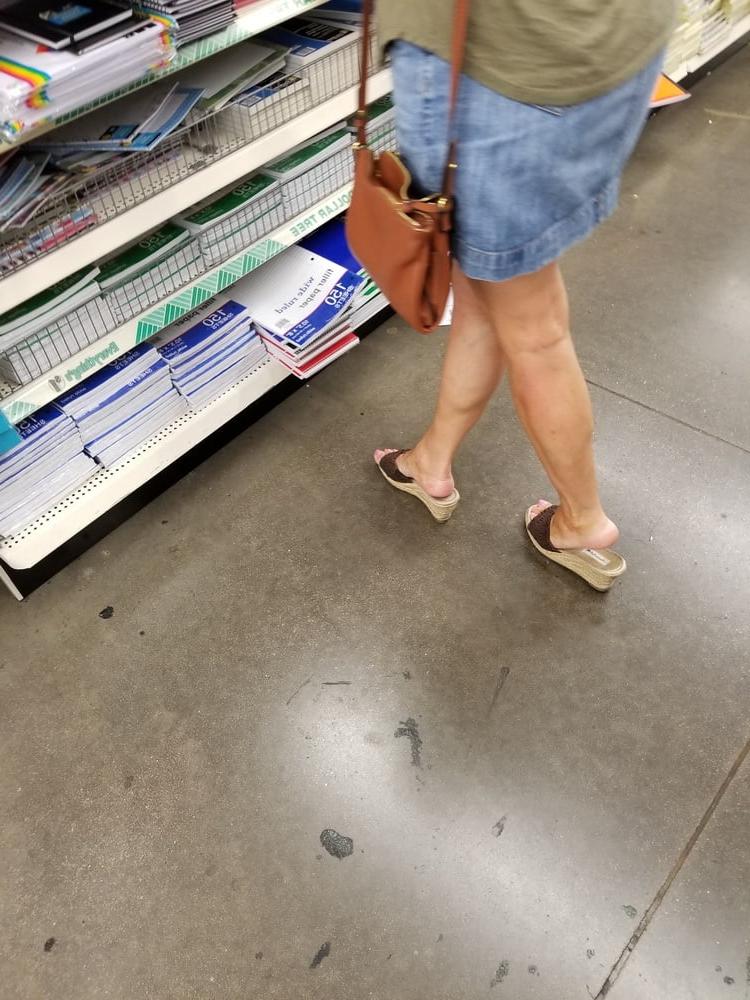 12P Wallyette's Legs (and feet)