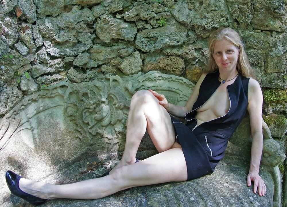 25P German flashing blonde