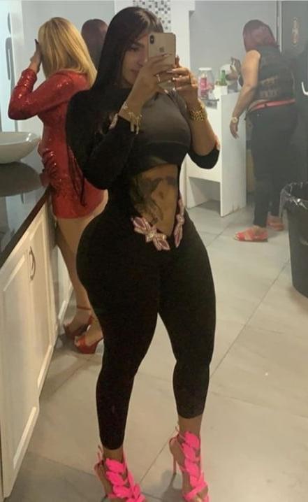 25P Yinett young milf caderona y culona (revienta huevos)
