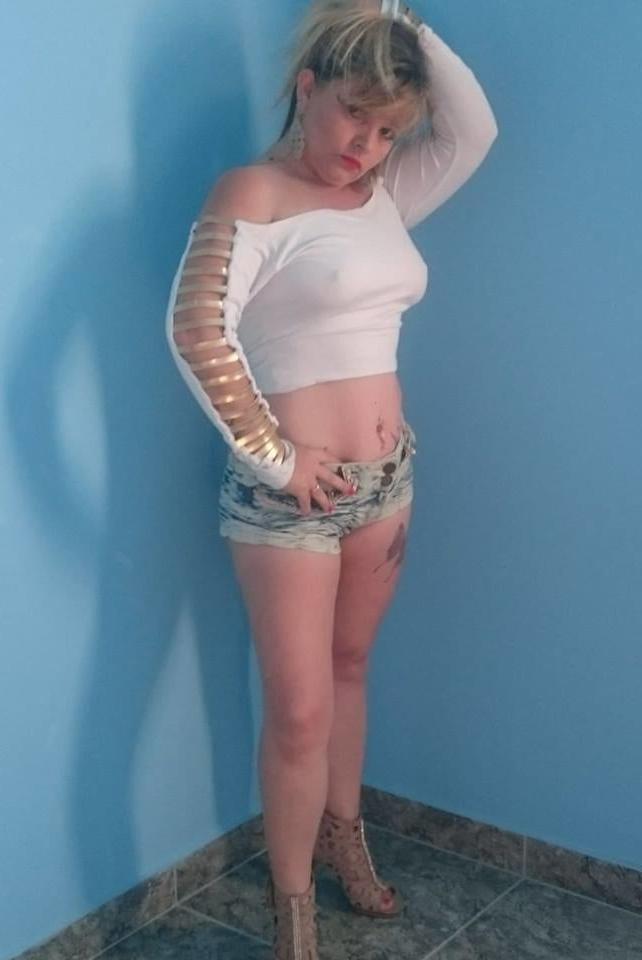 10P Angel Rose wet tshirt see through session
