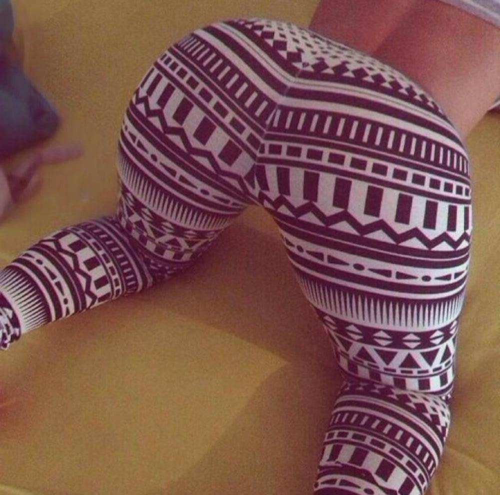 25P Butts in yoga pants and leggings 5