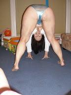 24P stretch hairy pussy girl