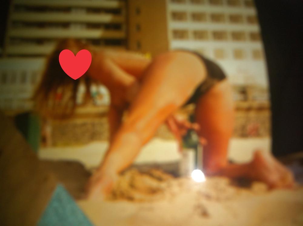 25P Horny exhib gf on beach