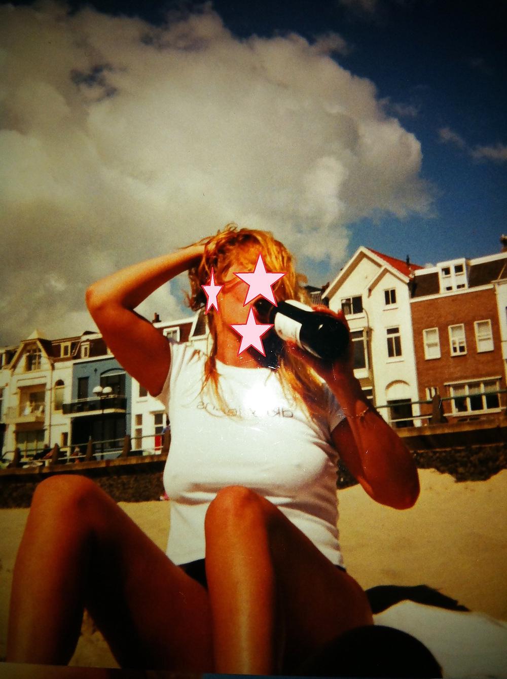 25P Horny exhib gf on beach