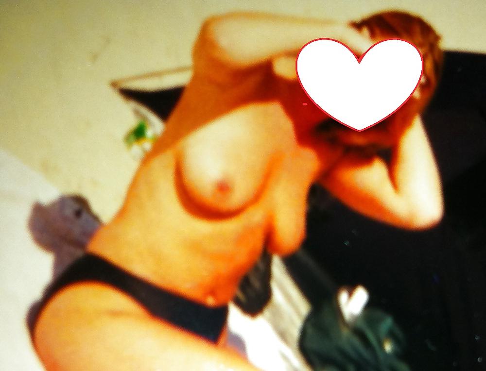 25P Horny exhib gf on beach