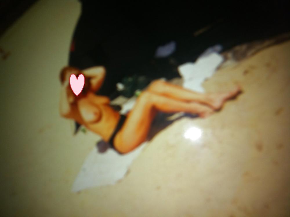 25P Horny exhib gf on beach