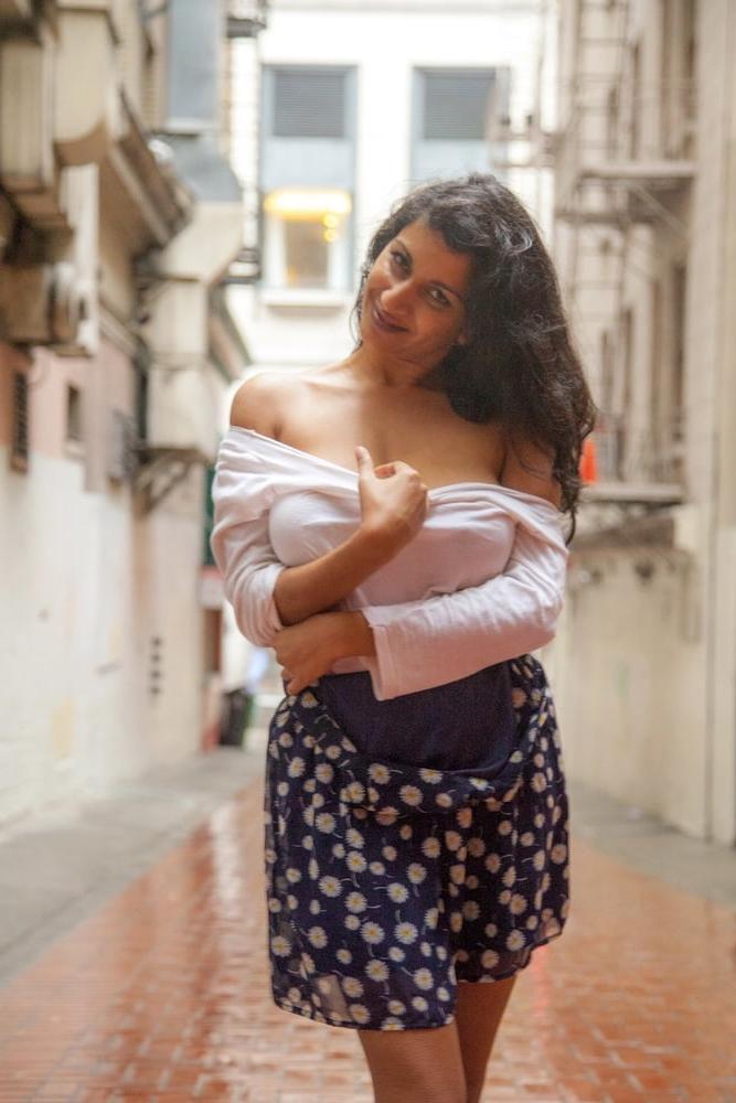 25P Busty Indian MILF