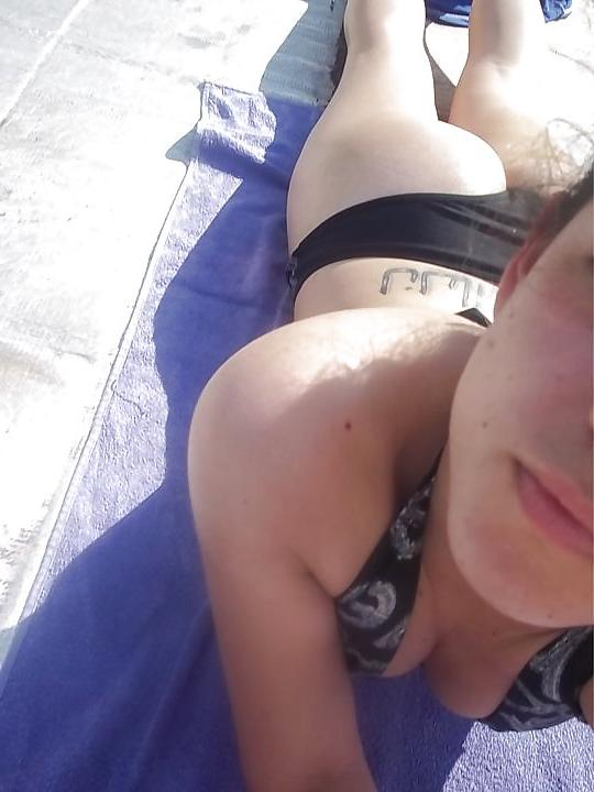 25P Arab Girl Flashing 5