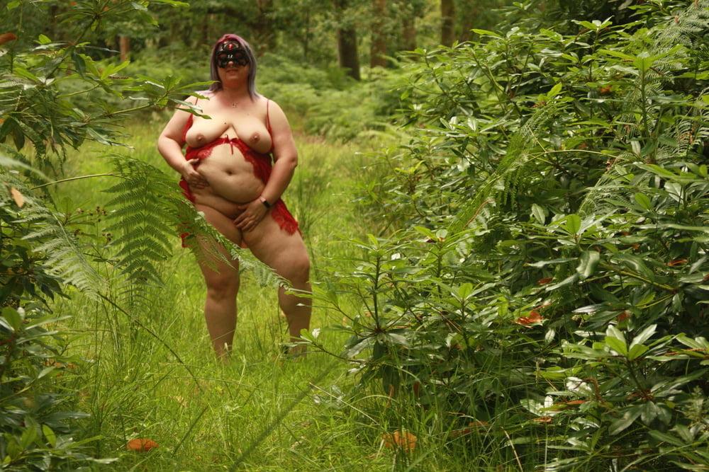 19P Julia Public Naked Outdoor Flash