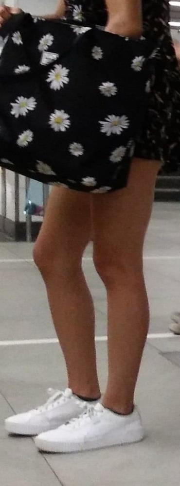 25P Candid legs and feet....