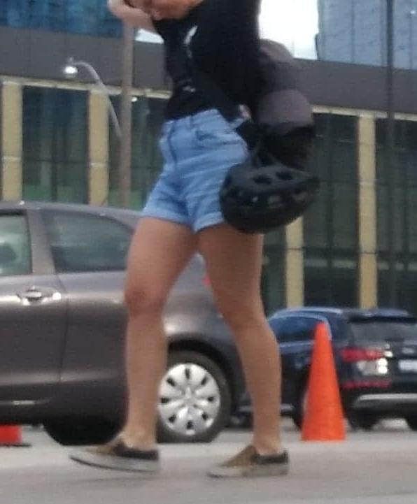 25P Candid legs and feet....