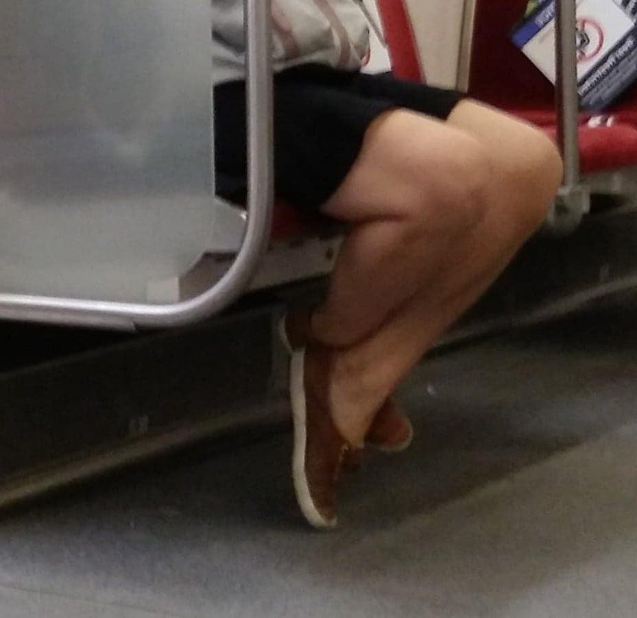 25P Candid legs and feet....