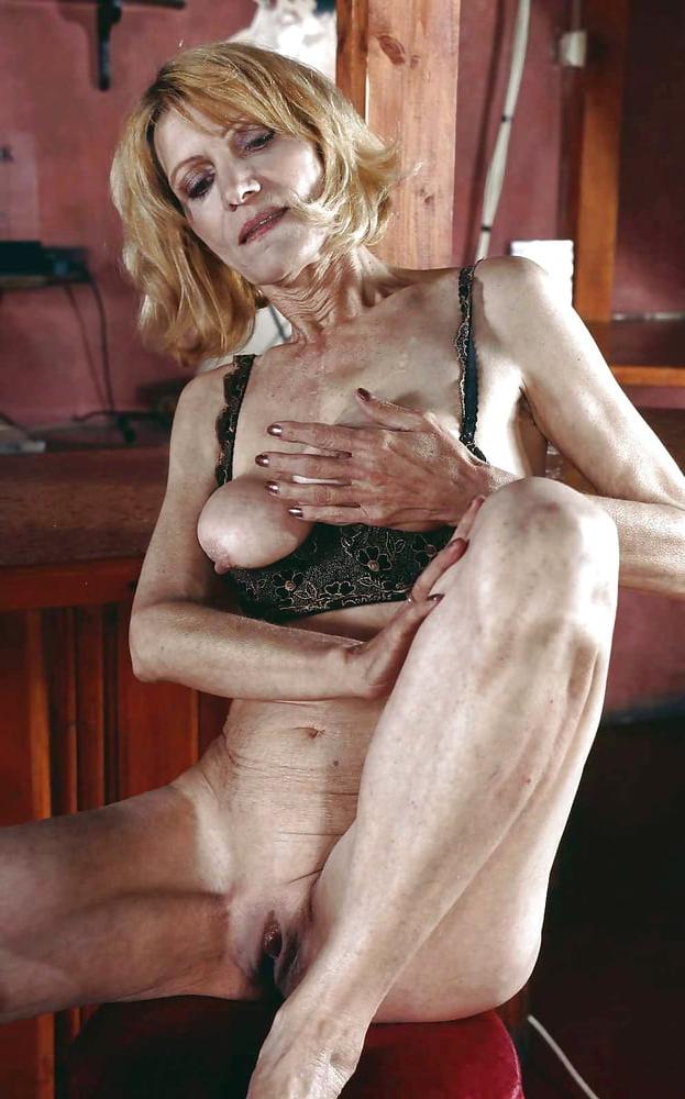 20P mature women legs wide open