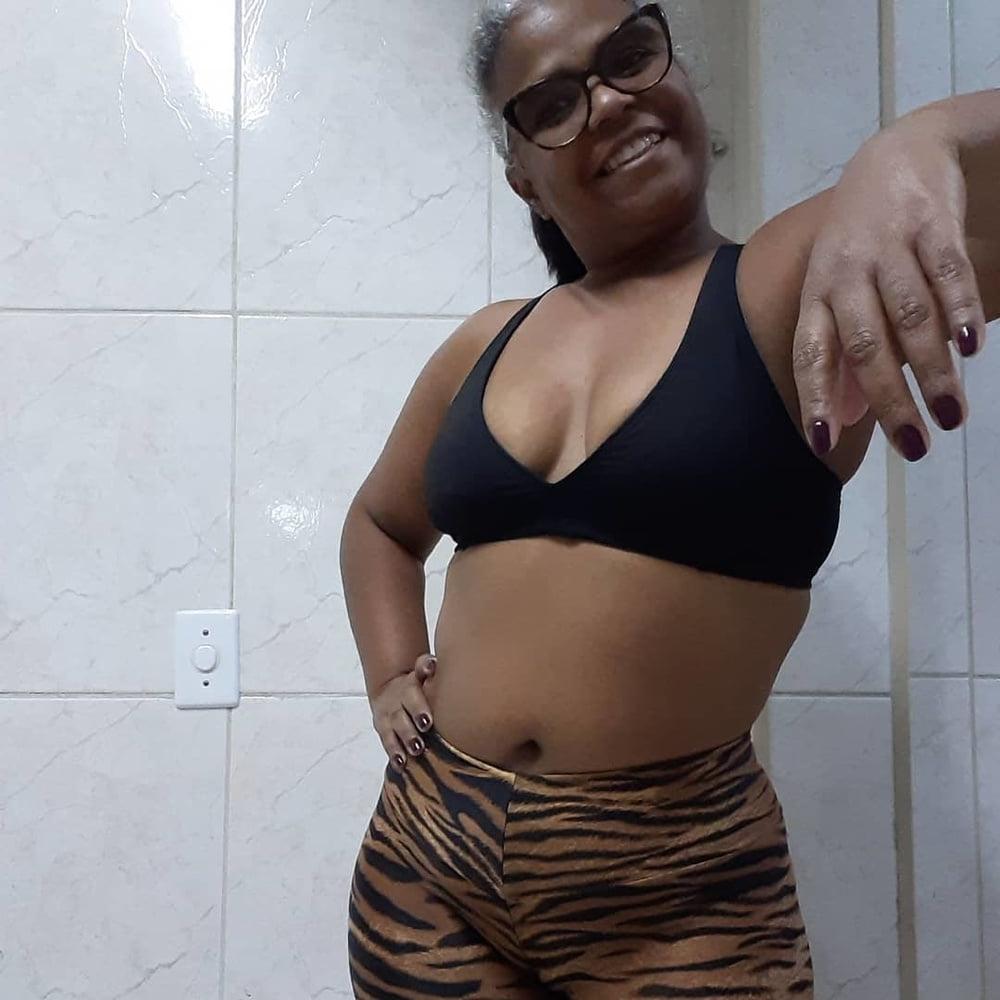 25P Gilf fitness very hot (mom to wank)