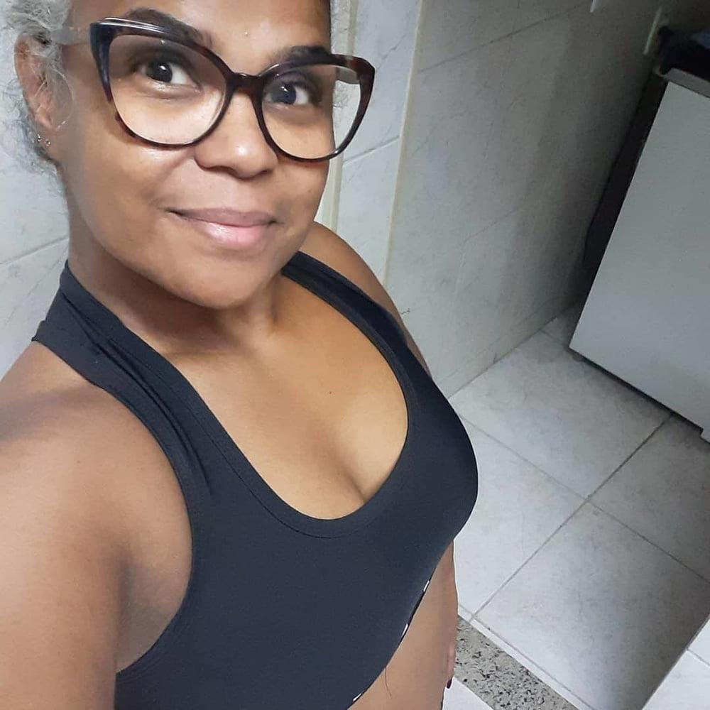 25P Gilf fitness very hot (mom to wank)