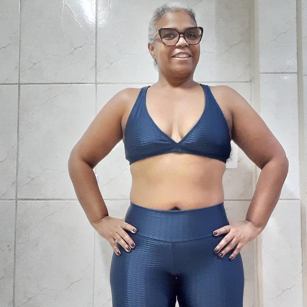 25P Gilf fitness very hot (mom to wank)