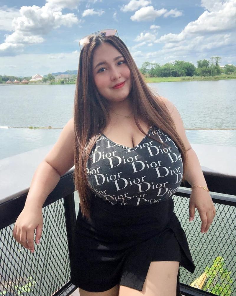 25P WILD BUSTY ONES