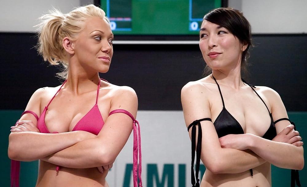 25P Ultimate Lesbian Wrestling (Blondes v Brunettes)