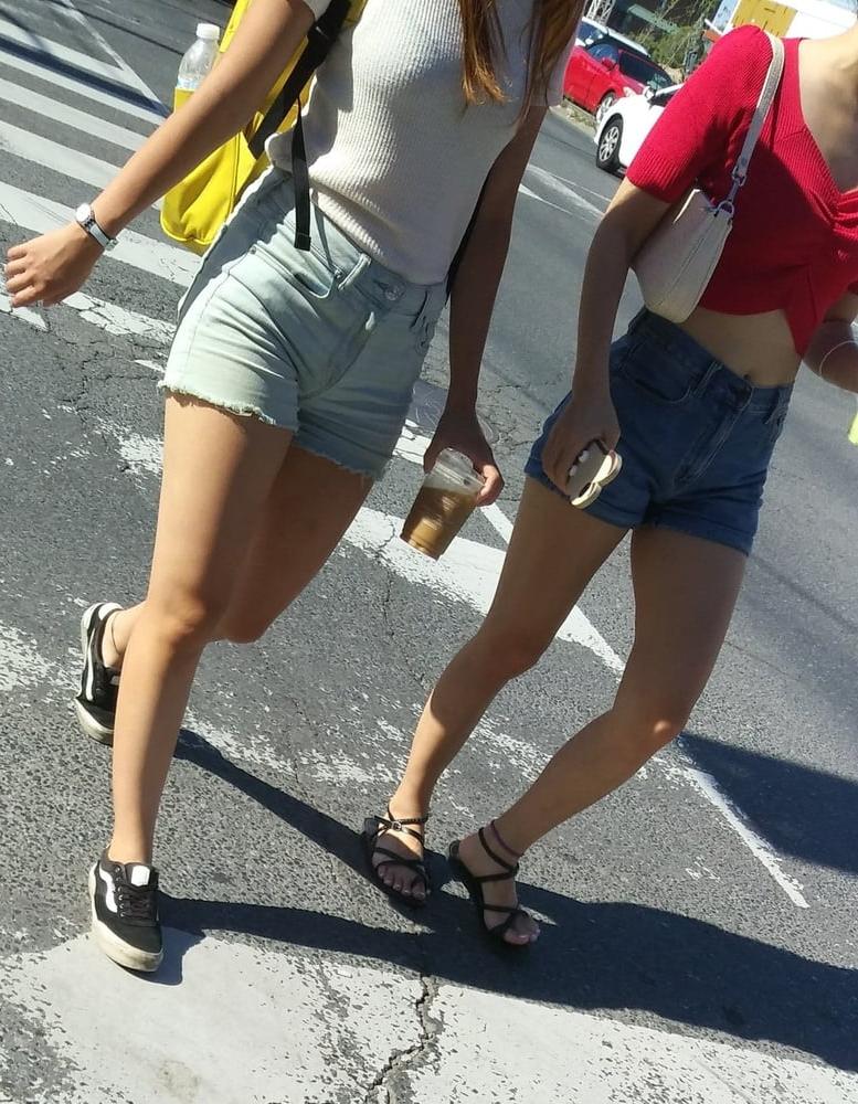 25P Candid legs and feet....