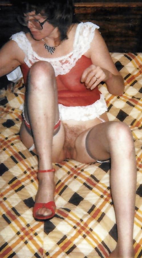 22P Whore Sandi in stockings with hairy pussy