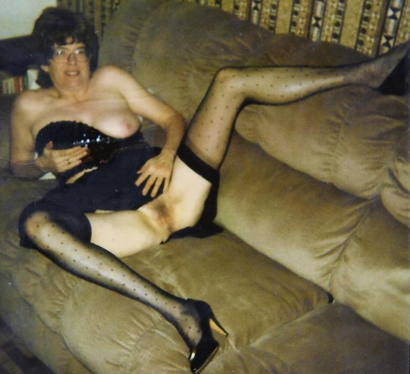 22P Whore Sandi in stockings with hairy pussy
