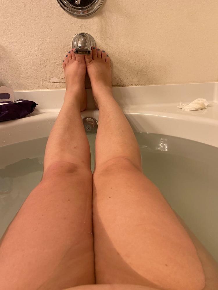 7P My wifes sexy legs