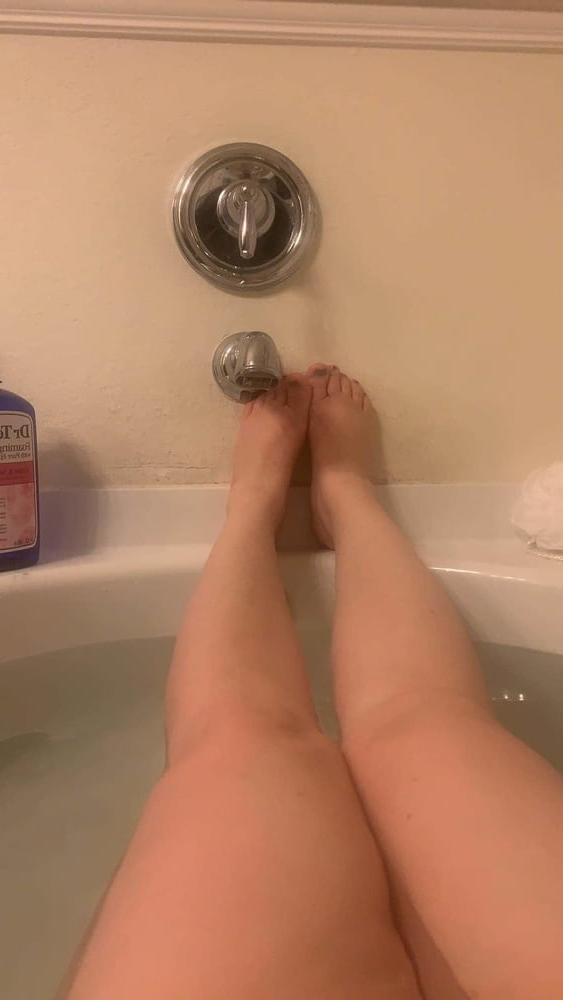 7P My wifes sexy legs