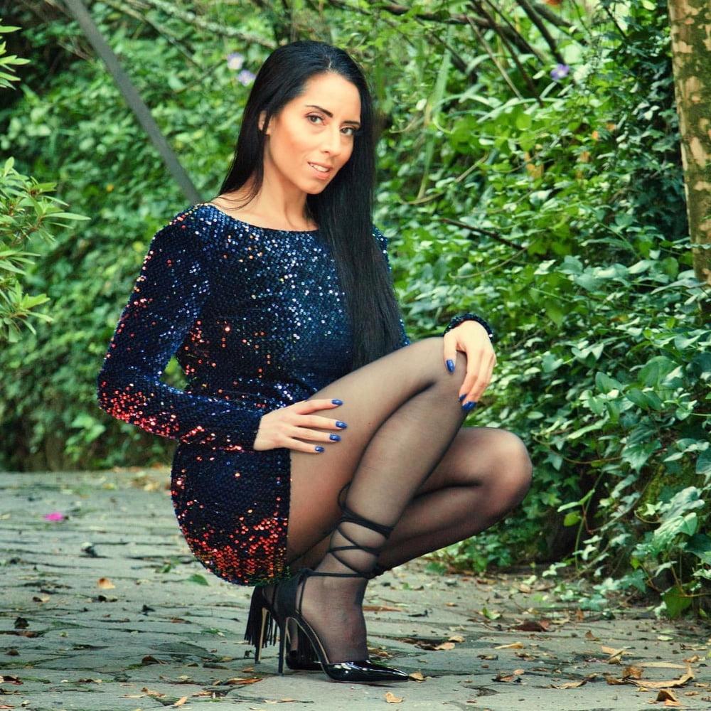 25P Insta girl hot nylon stocking pantyhose legs