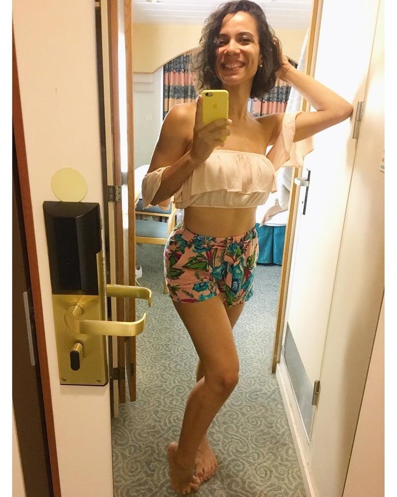 24P Sexy hot young milf for wank