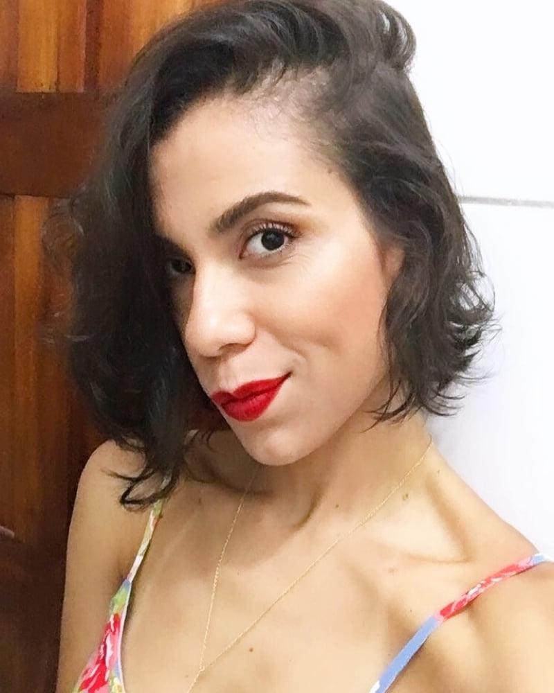 24P Sexy hot young milf for wank
